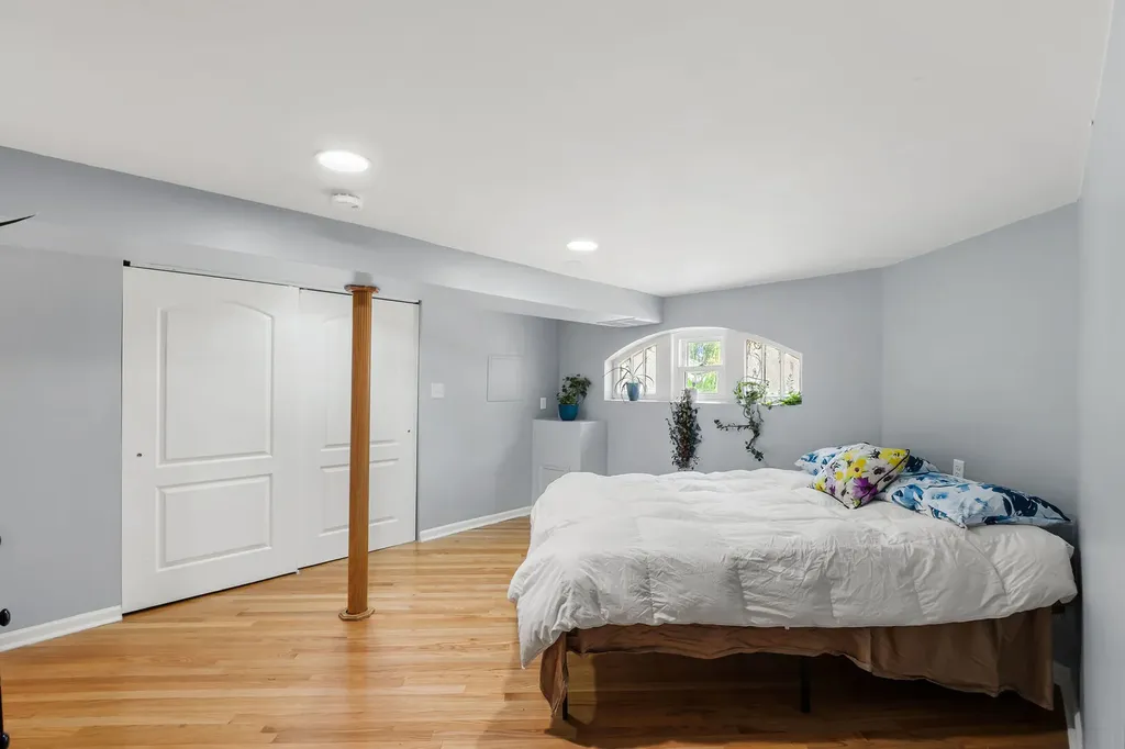 6141 North Maplewood Avenue Chicago IL 60659
