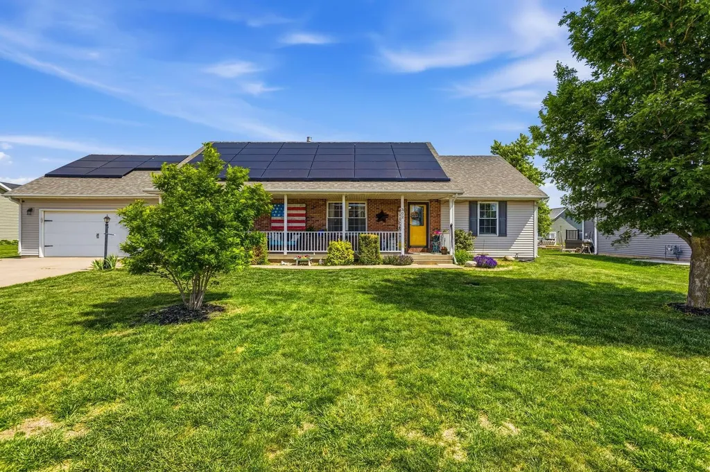 302 Zehr Lane Fisher IL 61843