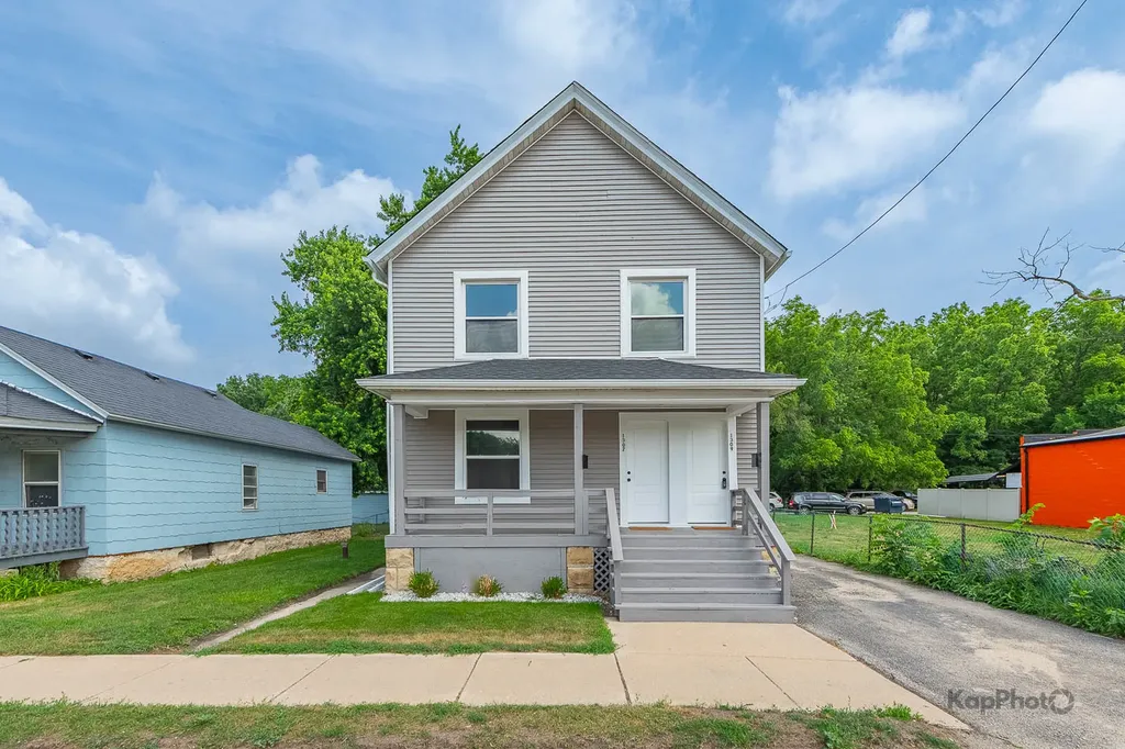 1307 East Cass Street Joliet IL 60432
