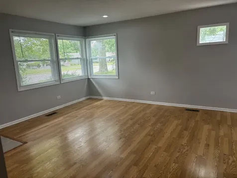 347 Tiverton Lane Steger IL 60475