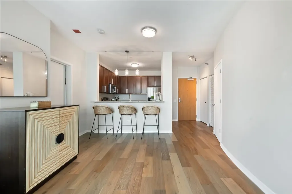 757 North Orleans Street Chicago IL 60654