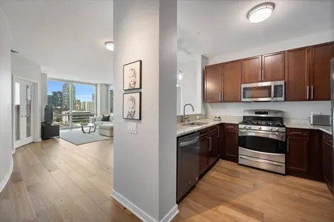 757 North Orleans Street Chicago IL 60654