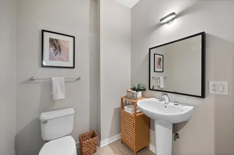 757 North Orleans Street Chicago IL 60654