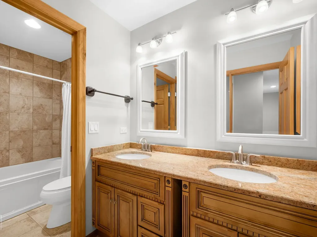 1390 River Oak Drive Naperville IL 60565