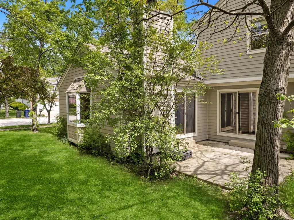 1390 River Oak Drive Naperville IL 60565