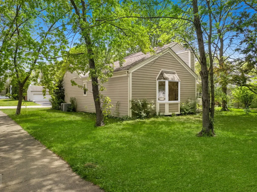 1390 River Oak Drive Naperville IL 60565