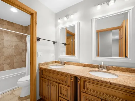 1390 River Oak Drive Naperville IL 60565