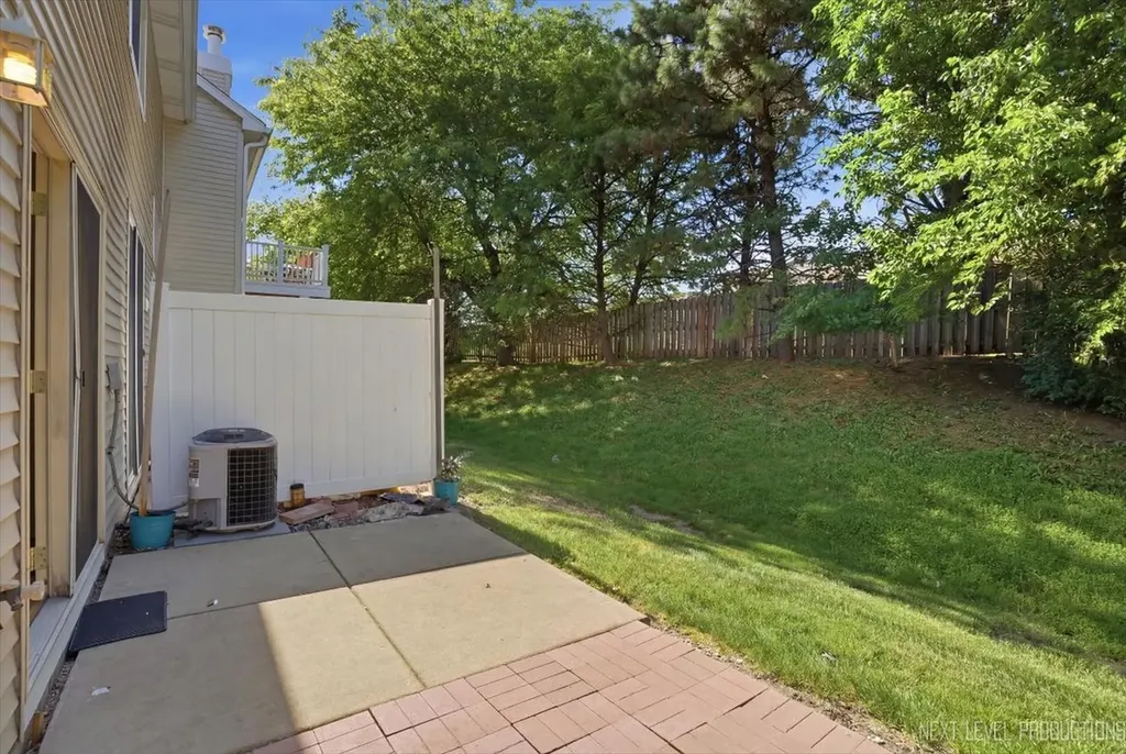 3044 Waters Edge Circle Aurora IL 60504