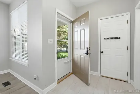 3044 Waters Edge Circle Aurora IL 60504