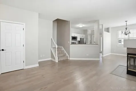 3044 Waters Edge Circle Aurora IL 60504