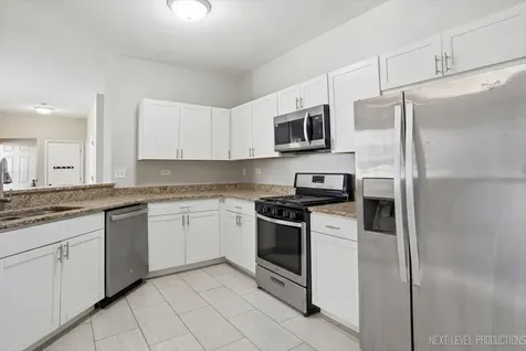 3044 Waters Edge Circle Aurora IL 60504