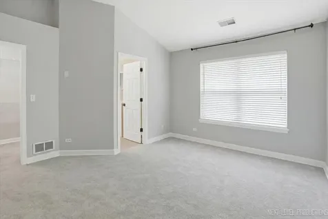 3044 Waters Edge Circle Aurora IL 60504