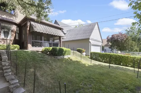 324 North Gardiner Rockford IL 61107