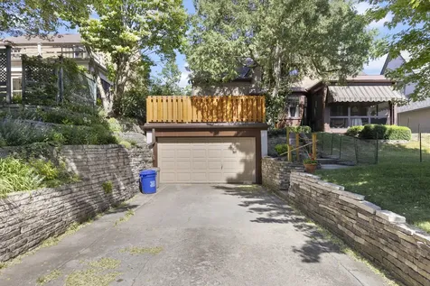 324 North Gardiner Rockford IL 61107