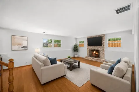 308 Chesapeake Lane Bloomingdale IL 60108