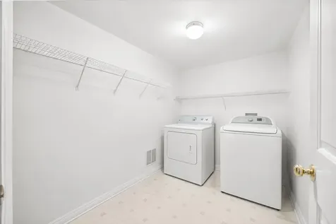 308 Chesapeake Lane Bloomingdale IL 60108