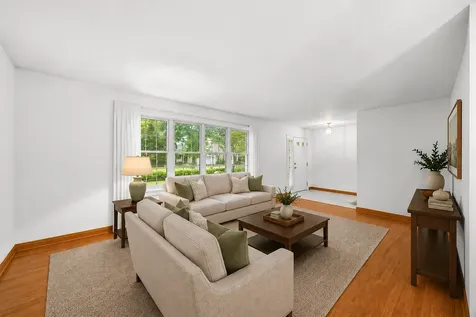 308 Chesapeake Lane Bloomingdale IL 60108