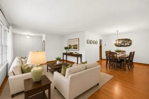 308 Chesapeake Lane Bloomingdale IL 60108