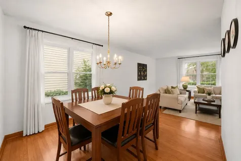 308 Chesapeake Lane Bloomingdale IL 60108