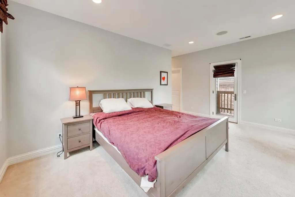 5404 West Leland Avenue Chicago IL 60630