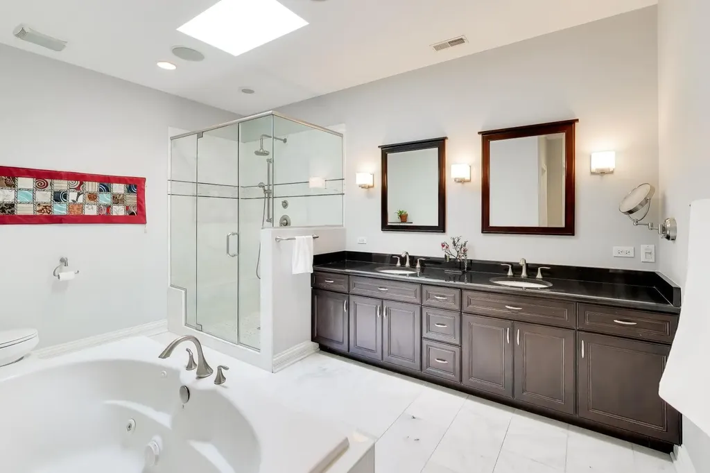 5404 West Leland Avenue Chicago IL 60630