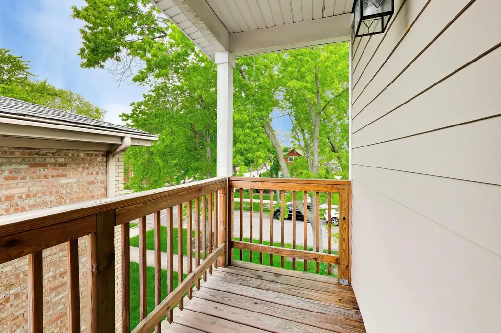 5404 West Leland Avenue Chicago IL 60630