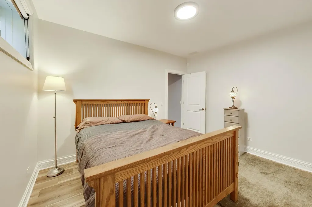 5404 West Leland Avenue Chicago IL 60630