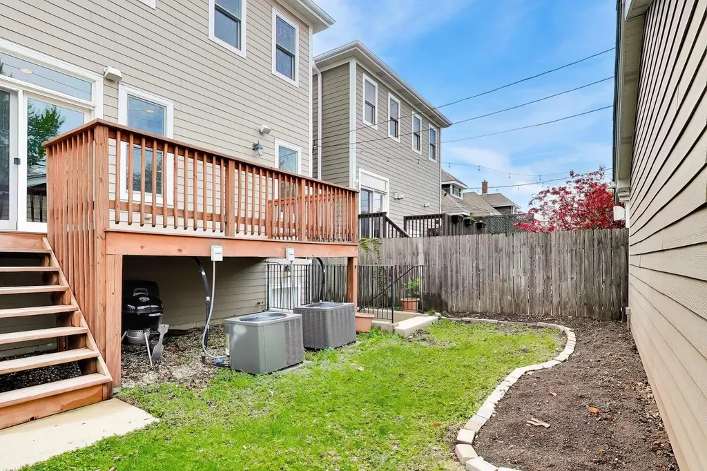 5404 West Leland Avenue Chicago IL 60630