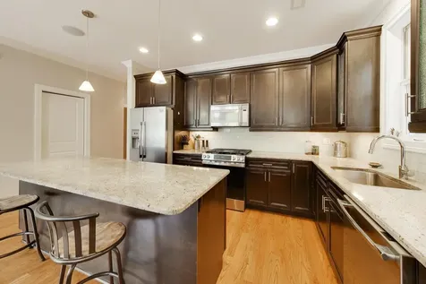 5404 West Leland Avenue Chicago IL 60630