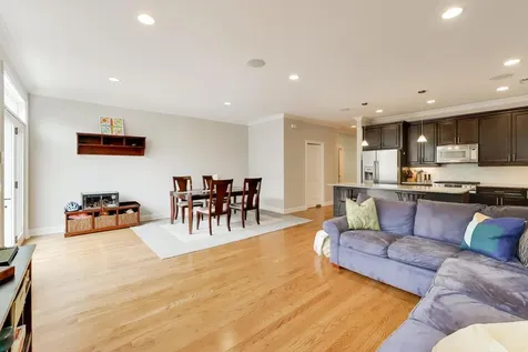 5404 West Leland Avenue Chicago IL 60630