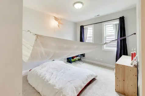 5404 West Leland Avenue Chicago IL 60630