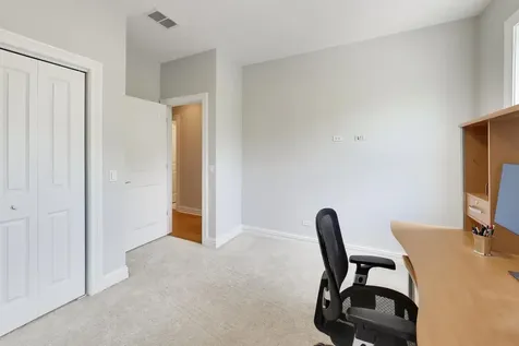 5404 West Leland Avenue Chicago IL 60630