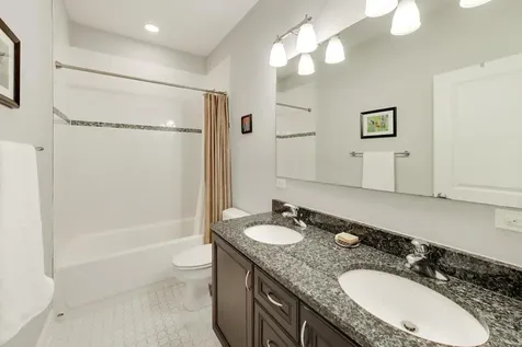 5404 West Leland Avenue Chicago IL 60630