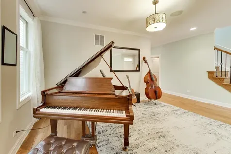 5404 West Leland Avenue Chicago IL 60630