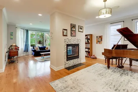 5404 West Leland Avenue Chicago IL 60630