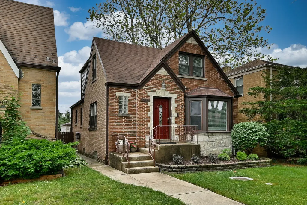 1704 North 74th Avenue Elmwood Park IL 60707