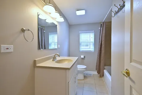 1704 North 74th Avenue Elmwood Park IL 60707