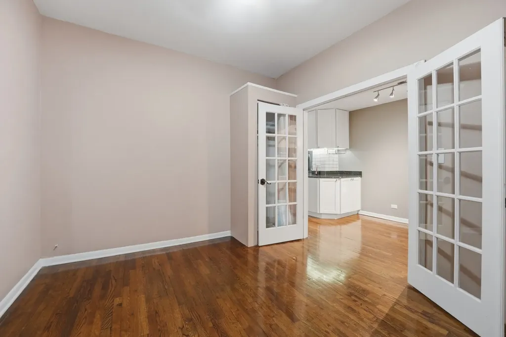 1030 West Byron Street Chicago IL 60613