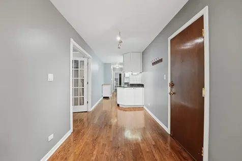 1030 West Byron Street Chicago IL 60613