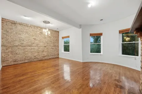 1030 West Byron Street Chicago IL 60613