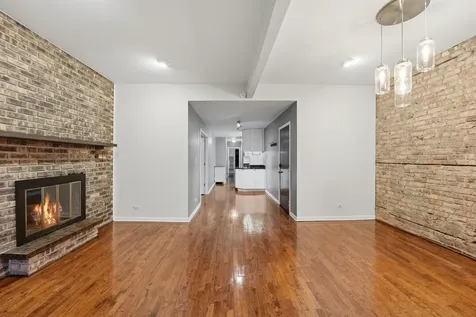 1030 West Byron Street Chicago IL 60613