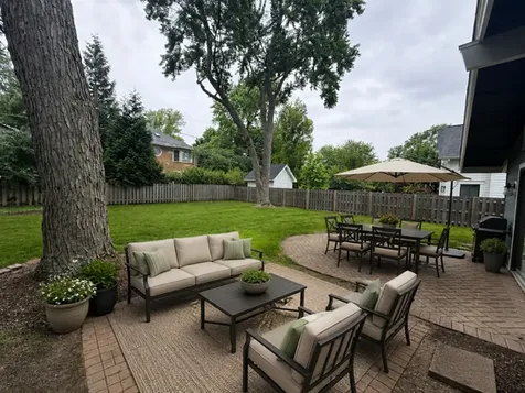 611 East Davis Street Arlington Heights IL 60005