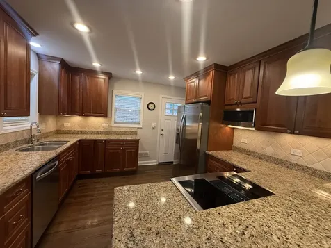 611 East Davis Street Arlington Heights IL 60005