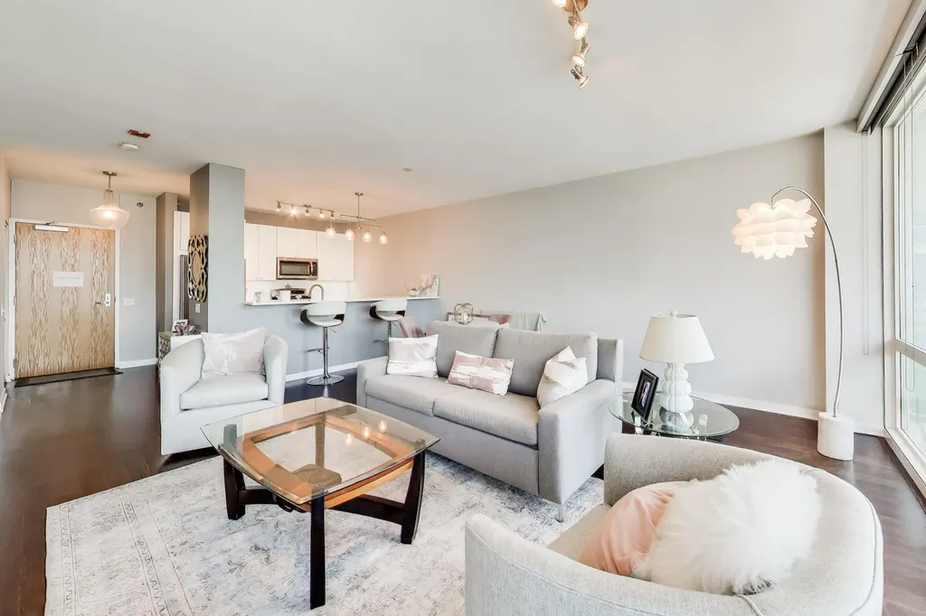 757 North Orleans Street Chicago IL 60654