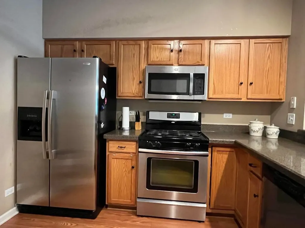 2927 Stonewater Drive Naperville IL 60564