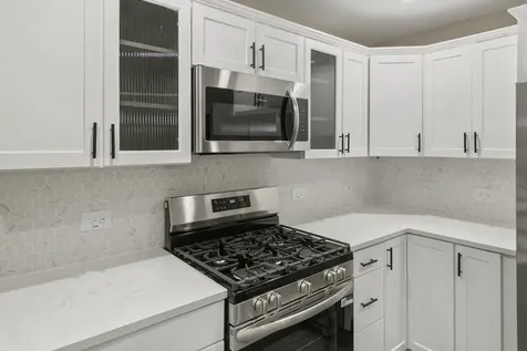 947 East 169th Street South Holland IL 60473