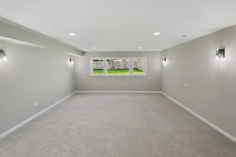 947 East 169th Street South Holland IL 60473