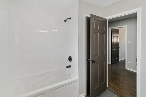 947 East 169th Street South Holland IL 60473