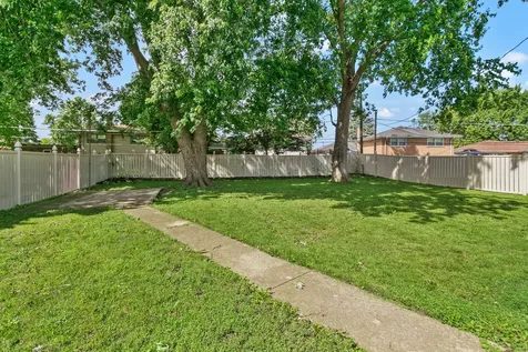 947 East 169th Street South Holland IL 60473