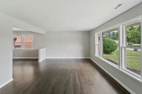 947 East 169th Street South Holland IL 60473